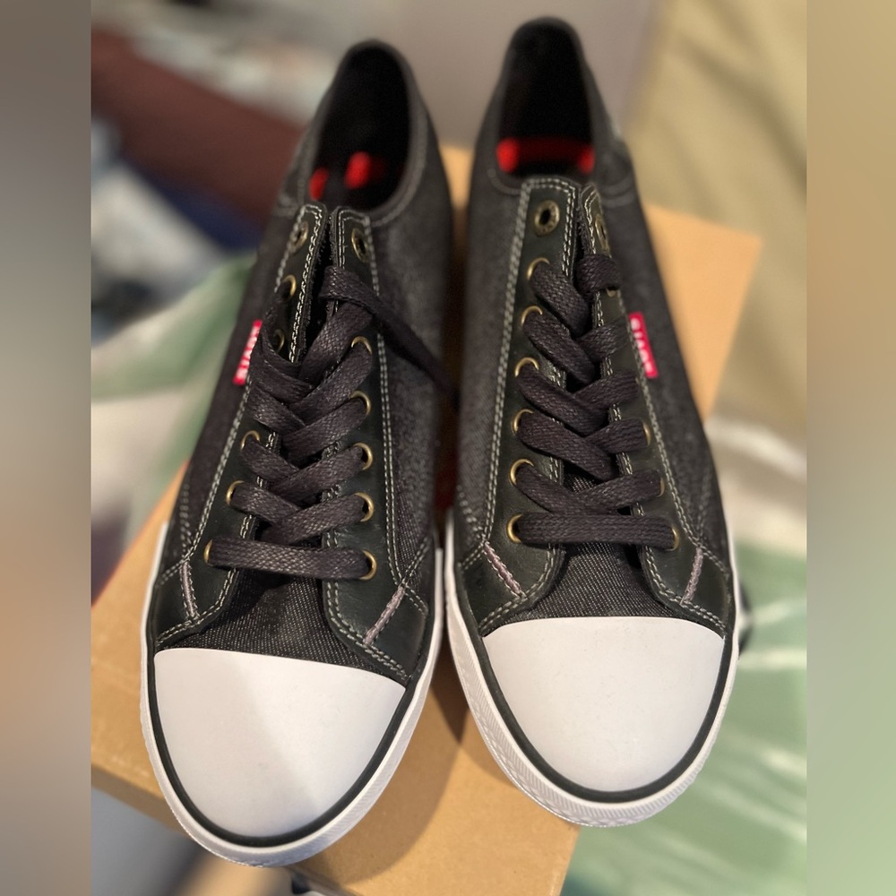 Levi's Black and White Classic Sneakers Size 8 Men New